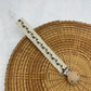 Attache-sucette en ruban brodé avec clip en bois – fleurs a beige